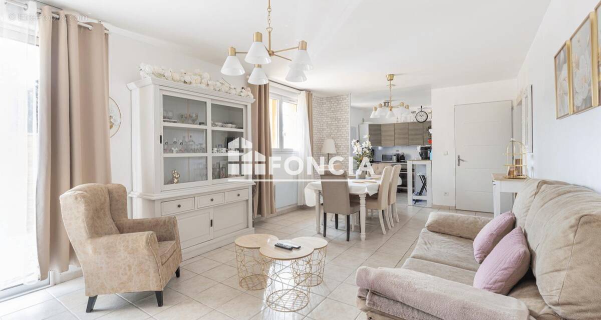 Appartement à PORT-DE-BOUC