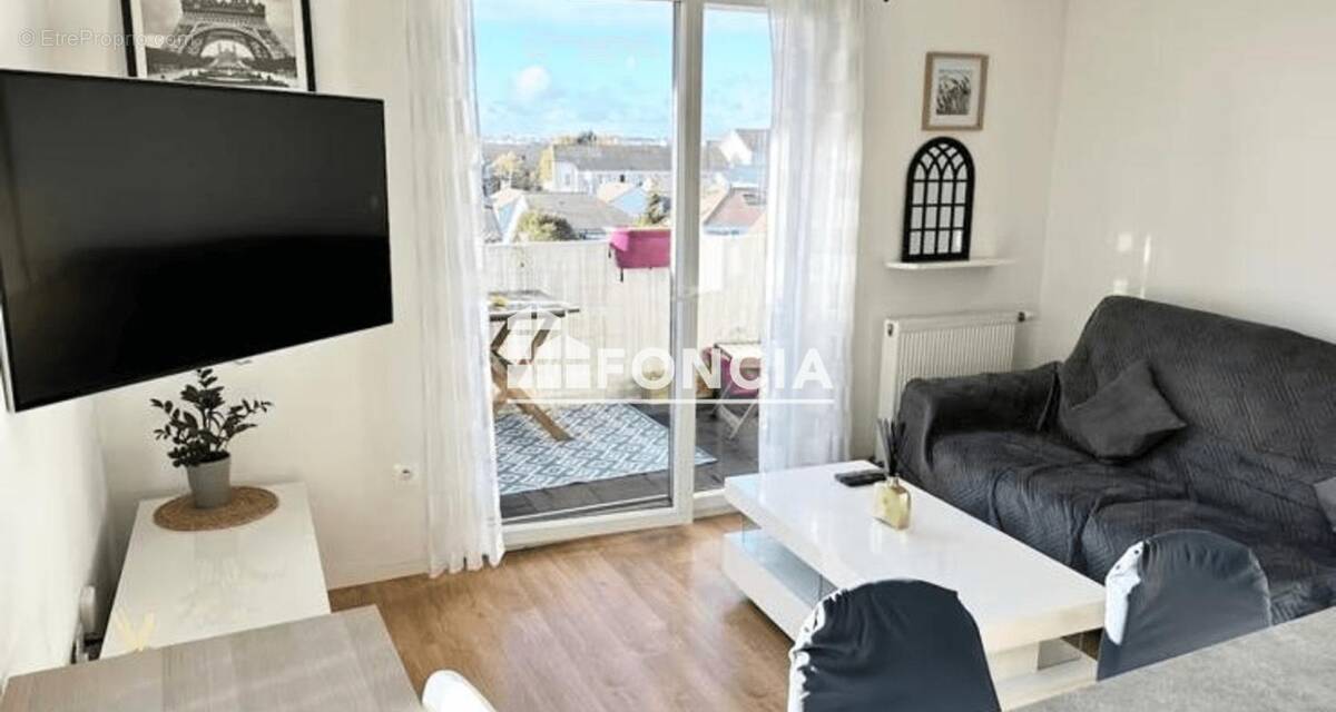 Appartement à FRESNES