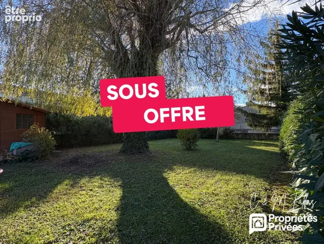 Terrain à ENTRAIGUES-SUR-LA-SORGUE