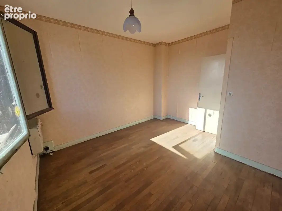 Maison à rénover avec 3 chambres, garage et terrain ? Le Châtenet-en-Dognon - photo 8