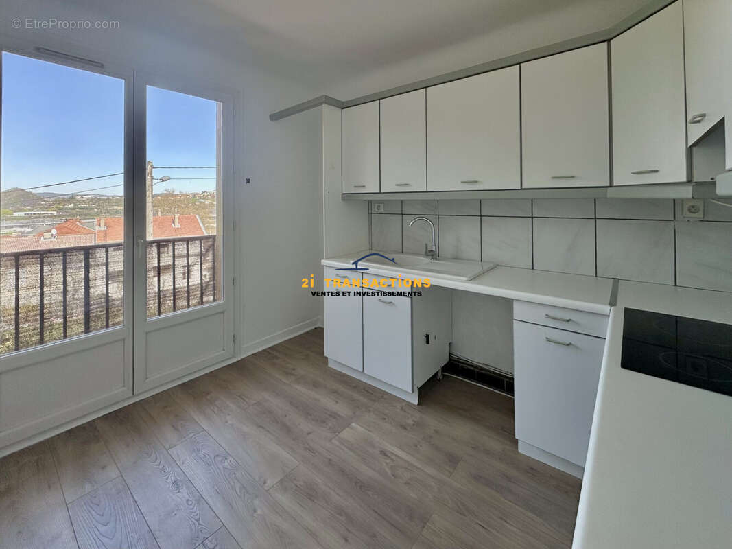 Appartement à SAINT-ETIENNE
