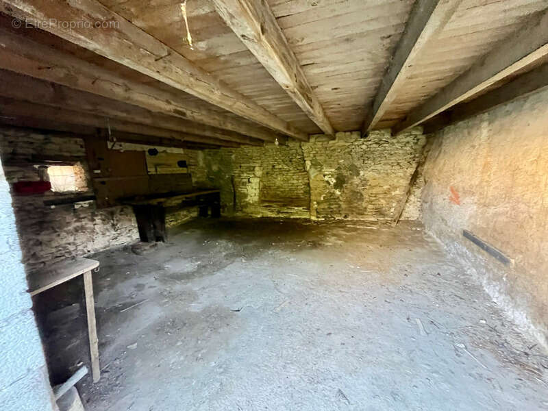 Maison à LE GUE-DE-VELLUIRE