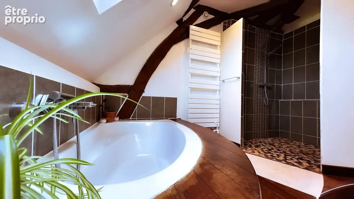 Maison T9 de 206 m2 avec jardin, cave, serre et garages - Courcebœufs - photo 15