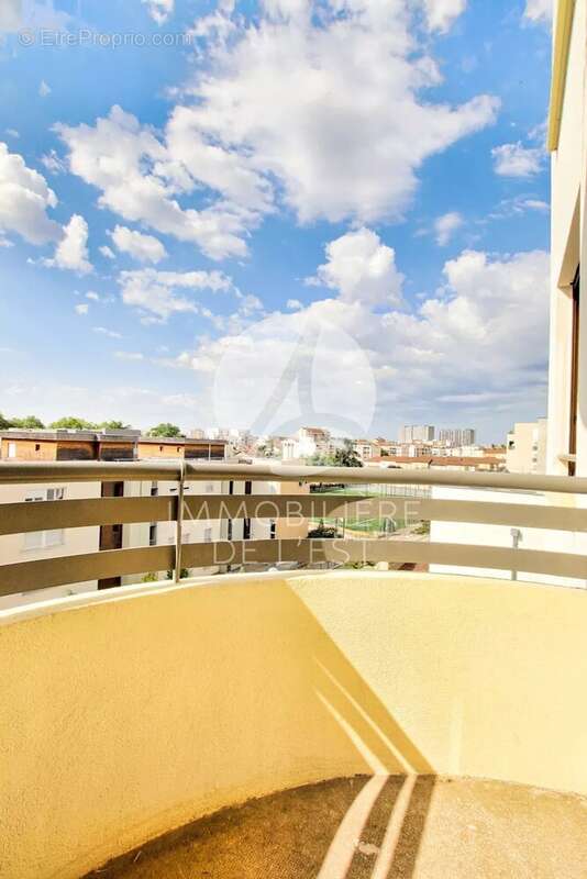T4 - LYON 8 - 75m² - photo 4