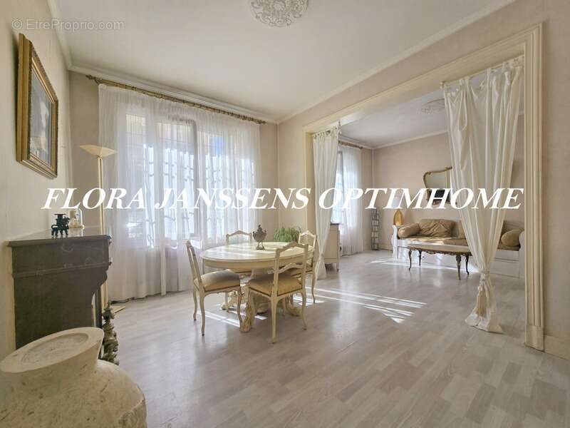 Appartement à COURBEVOIE