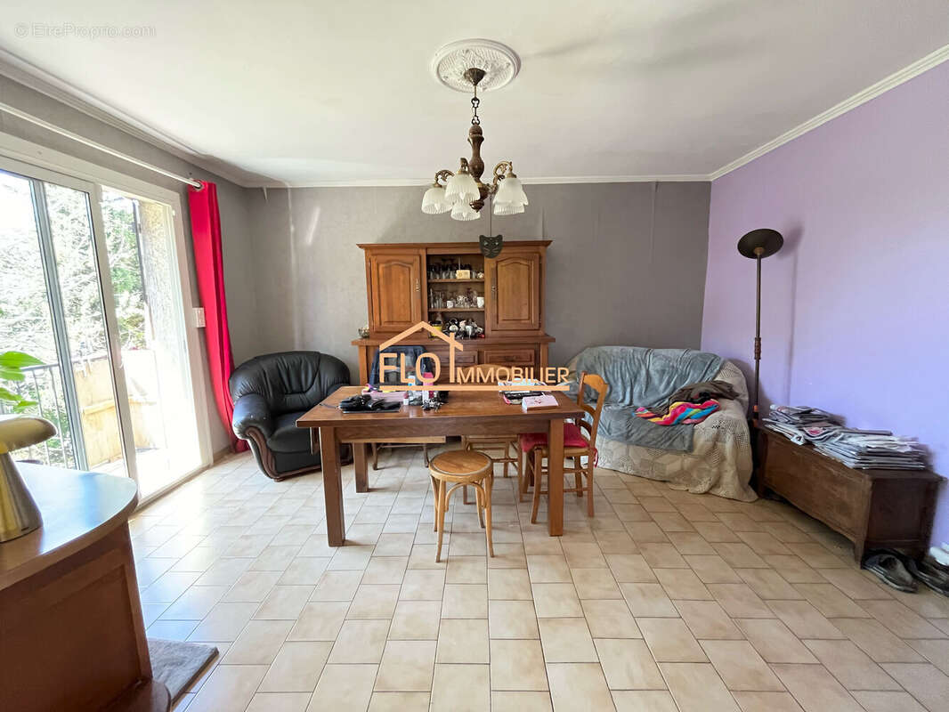 Maison à SAINT-THIBERY