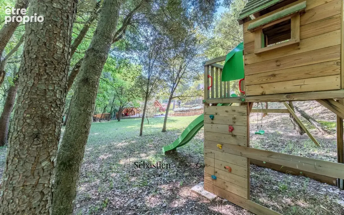 Domaine à vendre à Rousset à 15 minutes d'Aix-en-Provence - 8 000 m² - plusieurs logements - 262 m² habitables - calme absolu -  - photo 47
