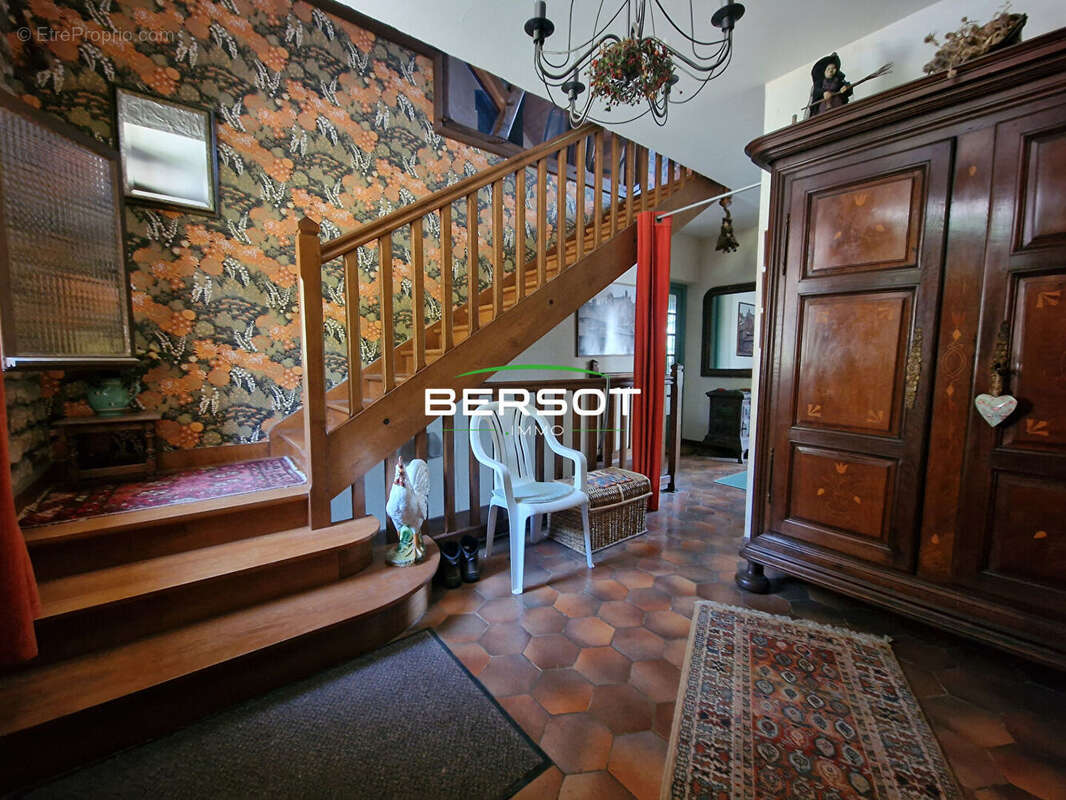 Maison à ROUGEMONTOT