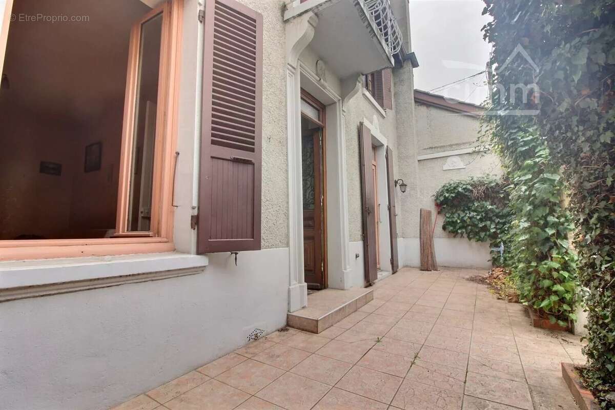 Maison à ROUSSILLON