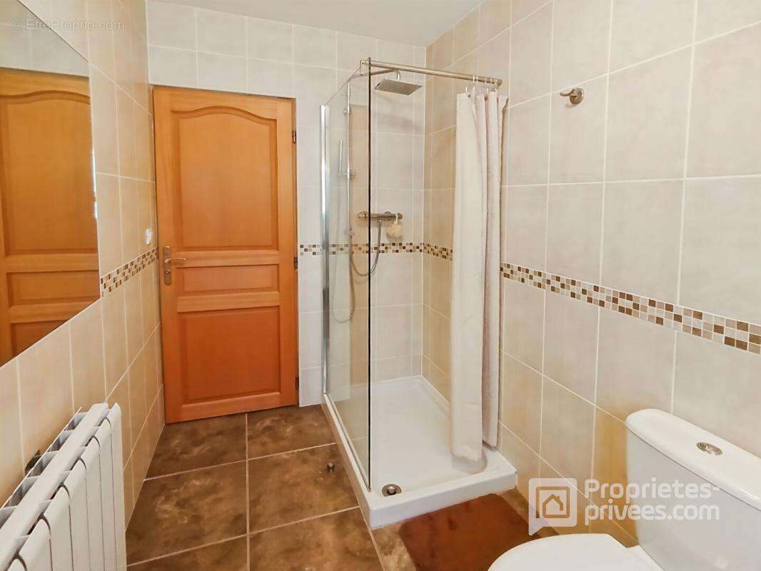 Maison à SAINT-VINCENT-DE-CONNEZAC