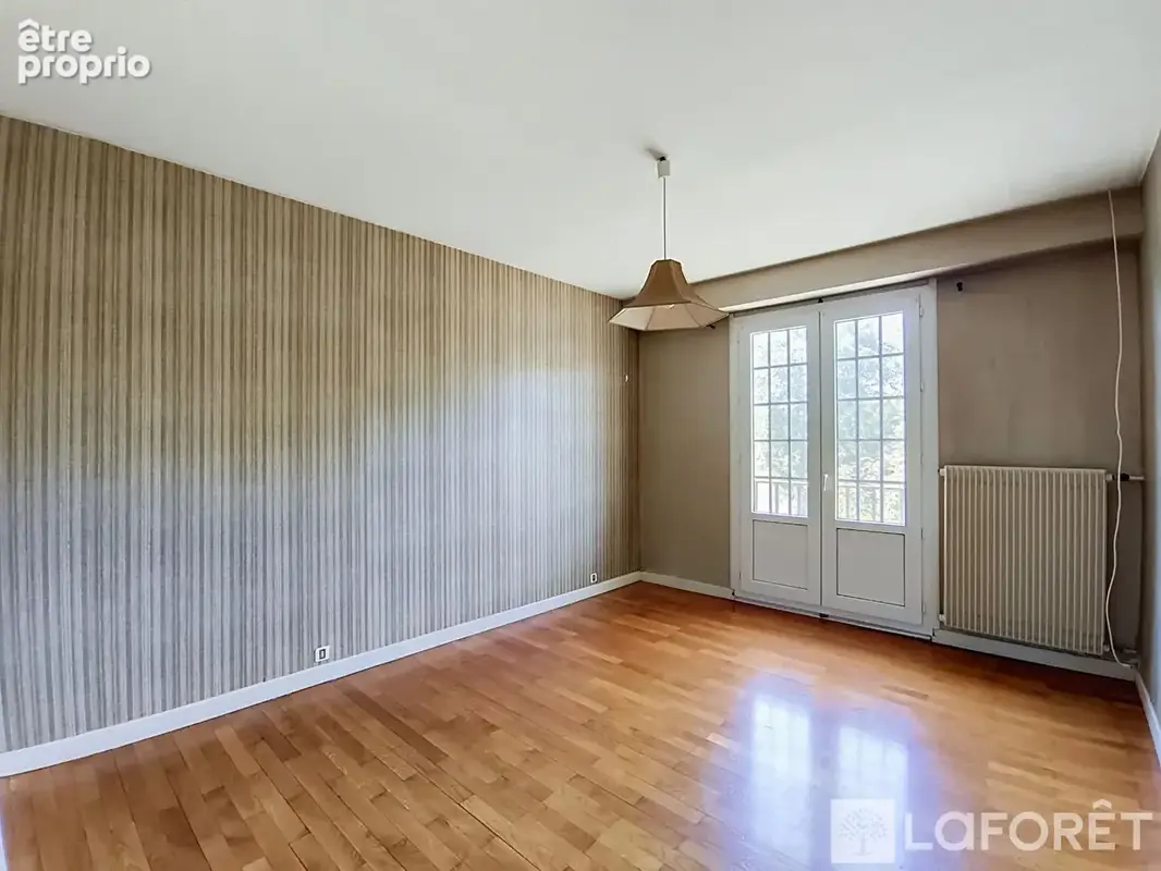 Maison familiale 142 m² - hangar 155 m² - garage - toiture neuve - photo 6