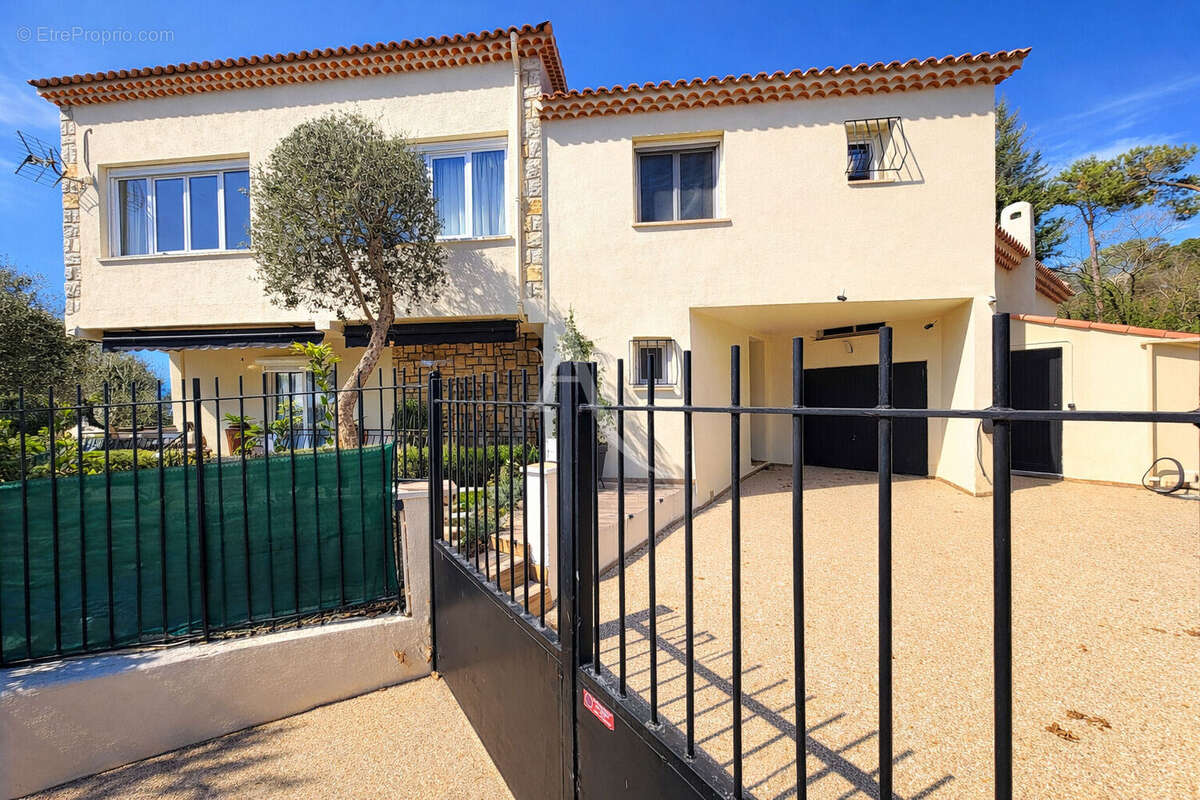 Maison à COLOMARS