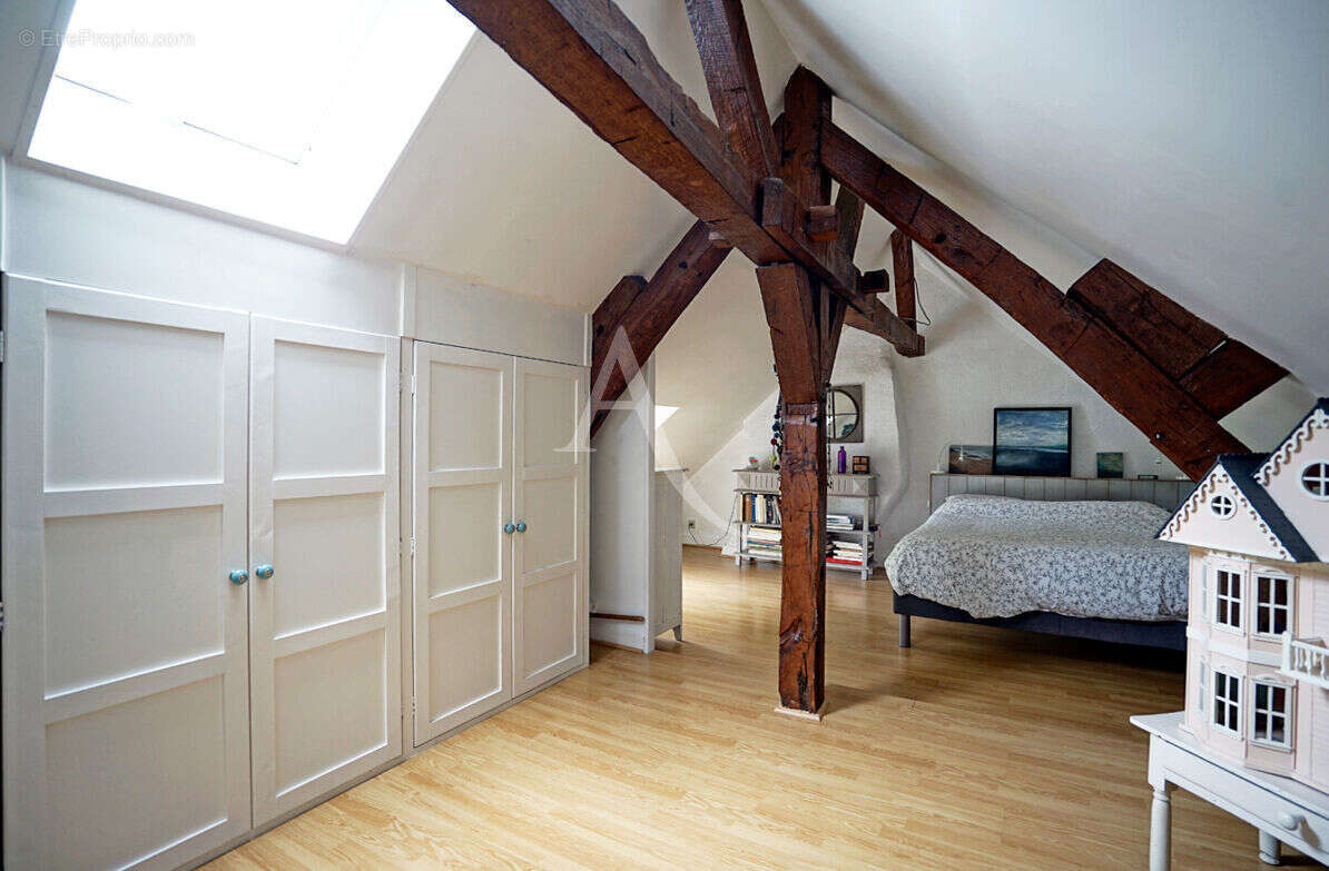 Maison à SAINT-JEAN-DE-BRAYE