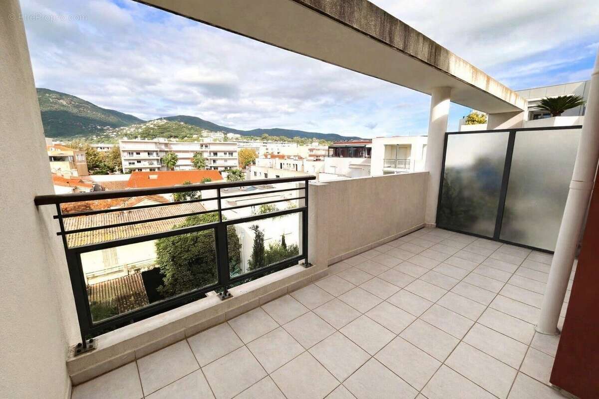 Appartement 40 m² à Cavalaire-Sur-Mer  - photo 7