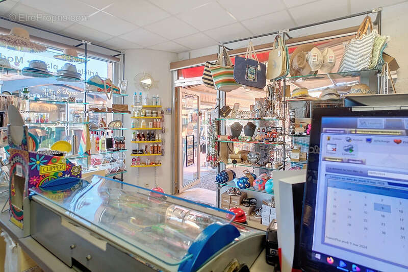 Commerce à LEUCATE