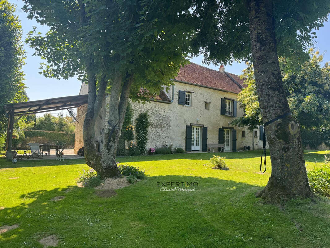 Maison à COUTEVROULT