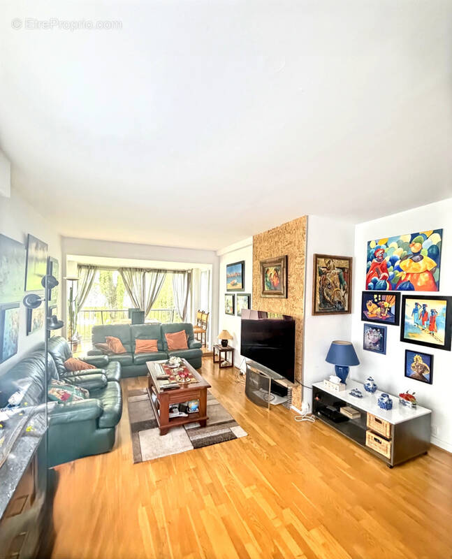 Appartement à FONTENAY-LE-FLEURY