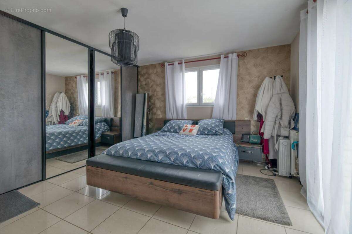 Maison de 6 pièces de 220 m² à Cugnaux - photo 13