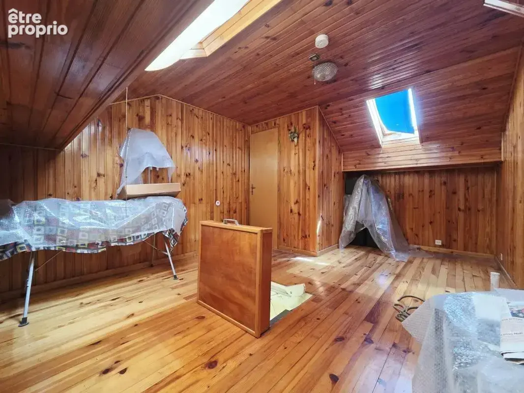 Maison 4 pièces de 110 m² avec grand terrain et dépendances — Stiring- - photo 5