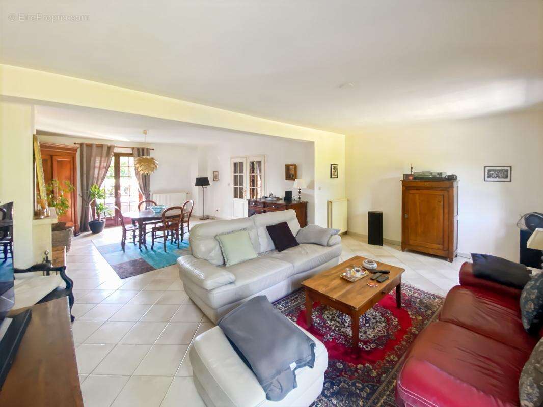  Charmante maison familiale avec 4 chambres dans impasse recherchée - photo 3