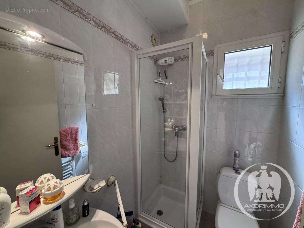 Appartement à EZE