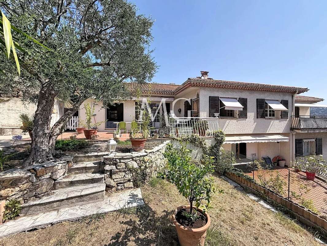 Cannes - immeuble a renover / transformer - photo 33