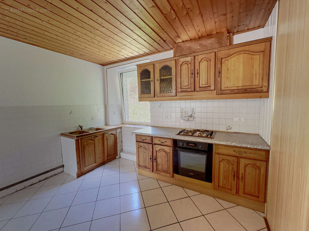 Appartement à PONT-DE-ROIDE