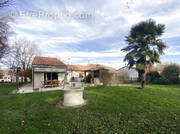 Maison à ROULLET-SAINT-ESTEPHE