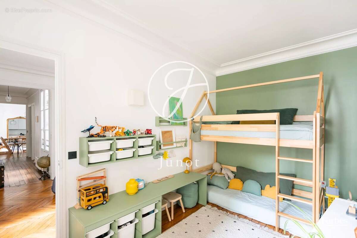 Appartement à PARIS-9E
