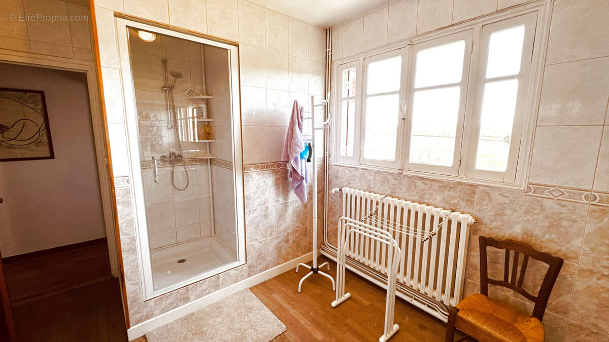 Longère bourguignonne située dans le secteur d' ISLAND au prix de 246 100 €. - photo 22