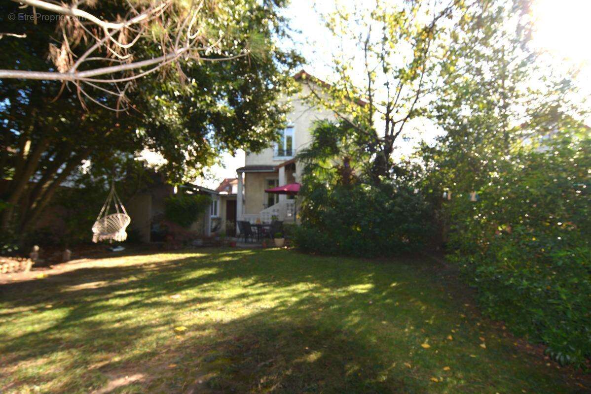 Maison à VILLENEUVE-LE-ROI