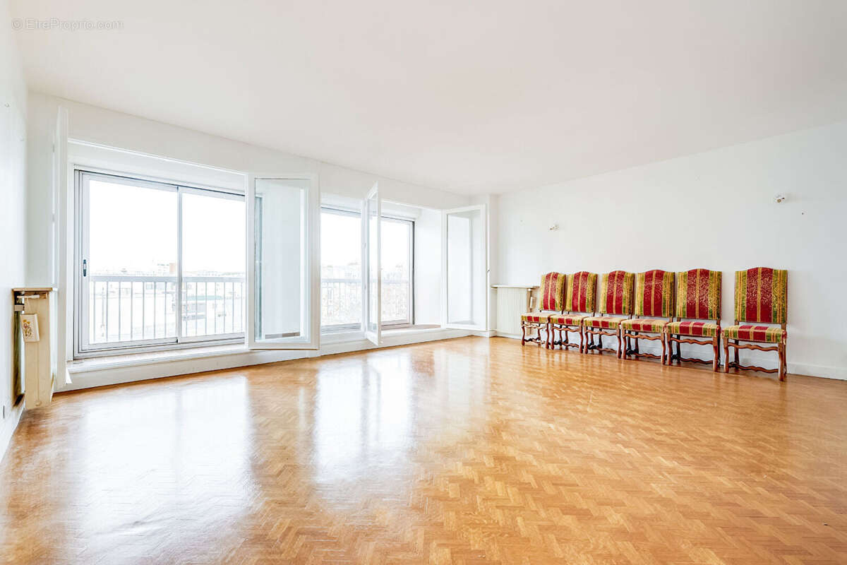 Appartement à PARIS-19E