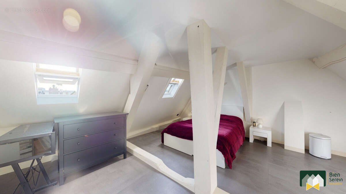 Chambre 2 étage autre prise de vue  - Appartement à CHARTRES