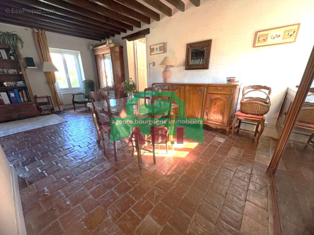 58, 6mns de Brinon et 15mns Prémery et Varzy - Propriété avec cachet ancien préservé d'env 183m2 hab sur 1421m - photo 5