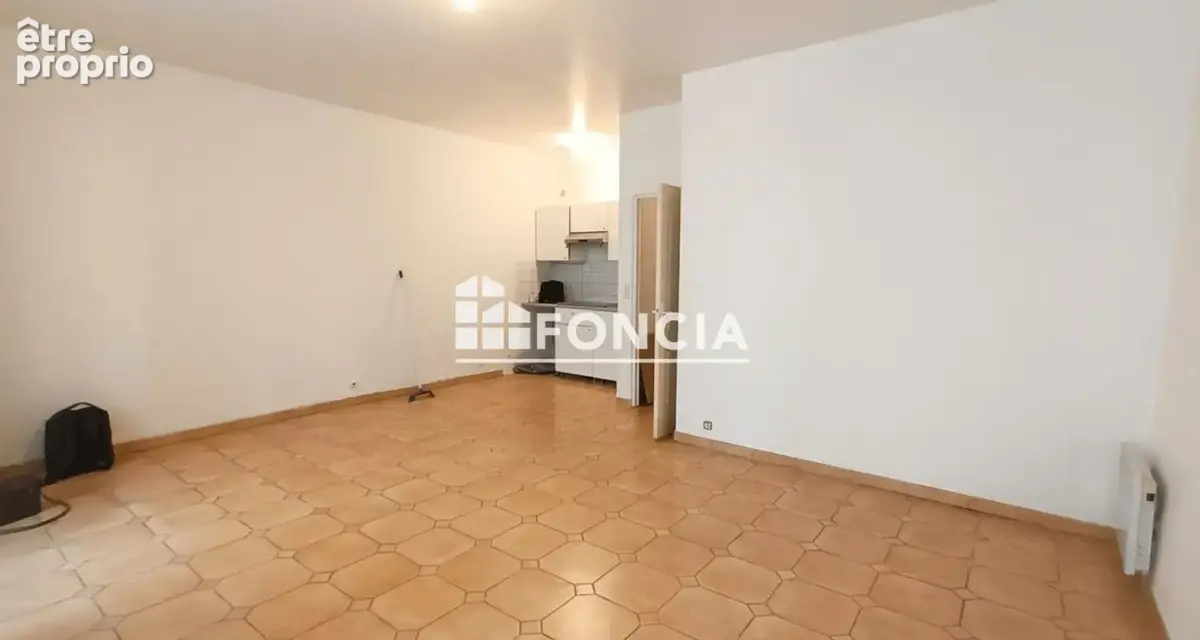 Marseille 1er (Quartier Belsunce) - Lot de 3 appartements (T3, T3, T2 avec terrasses) – Possibilité d'achat de l'immeuble entier - photo 10