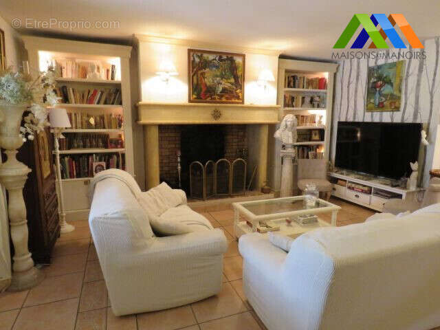 Maison 384 m² à Saint-Plancard  - photo 6