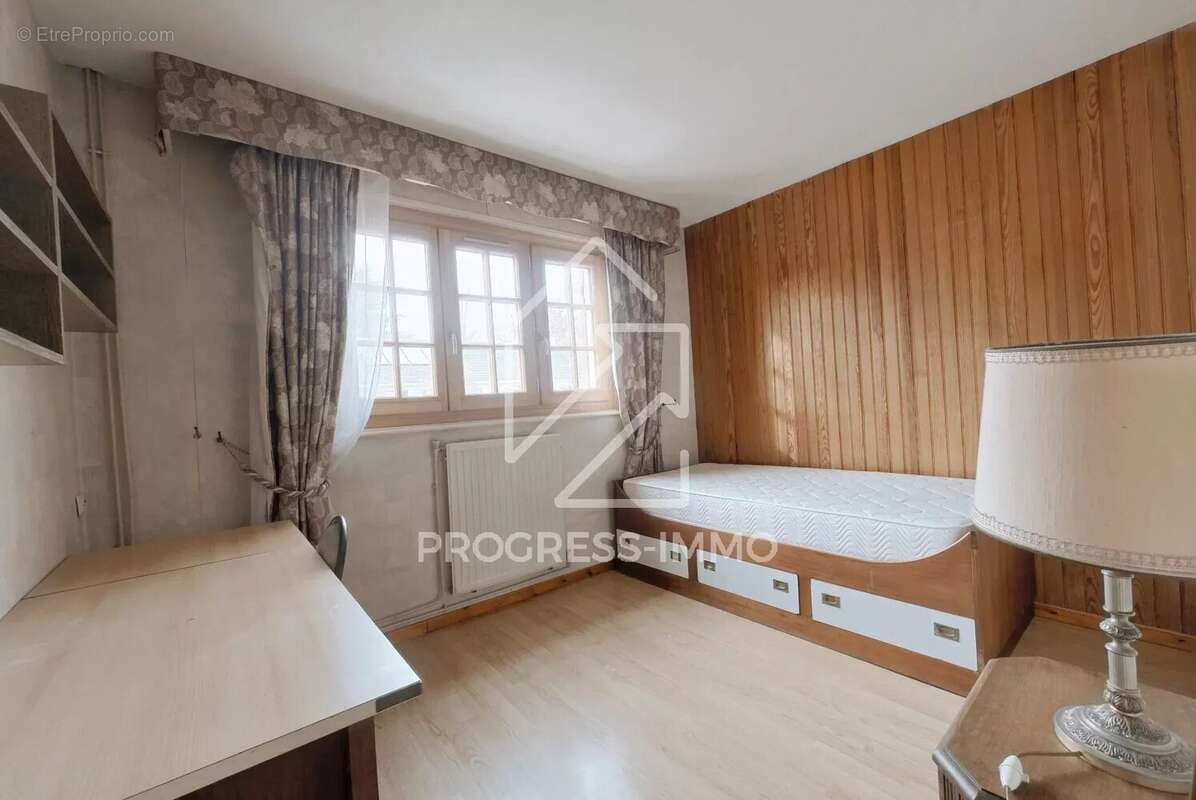 Maison à COMBS-LA-VILLE