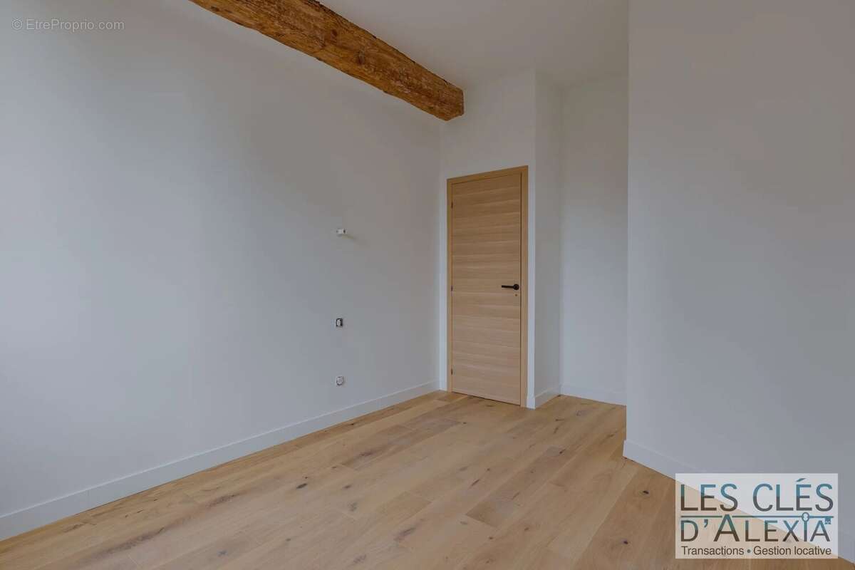 Appartement à SAINT-GENIS-LAVAL