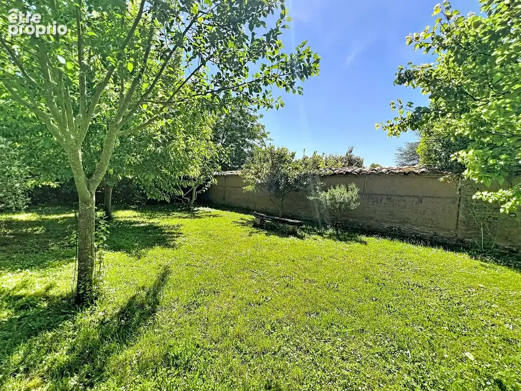 Maison de village avec jardin - 223m2 au cœur du village de Fareins - photo 16