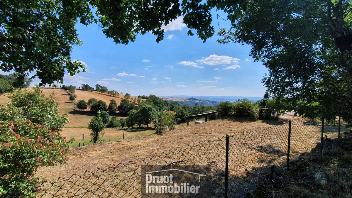 Maison à PRADES-D&#039;AUBRAC
