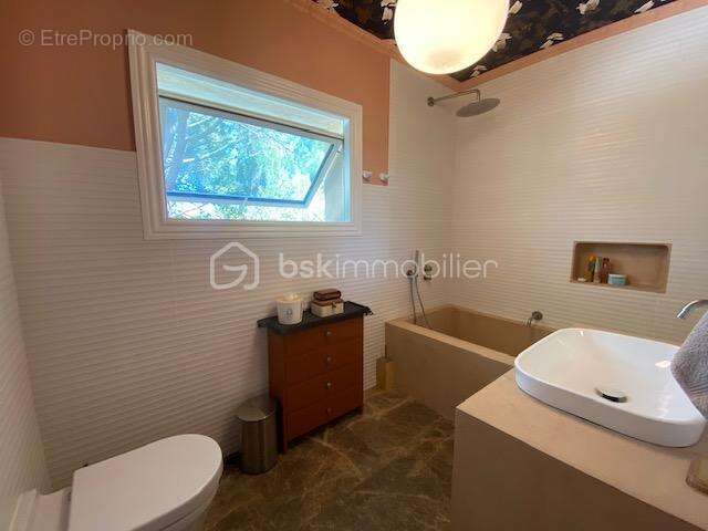 Maison à TOURRETTES