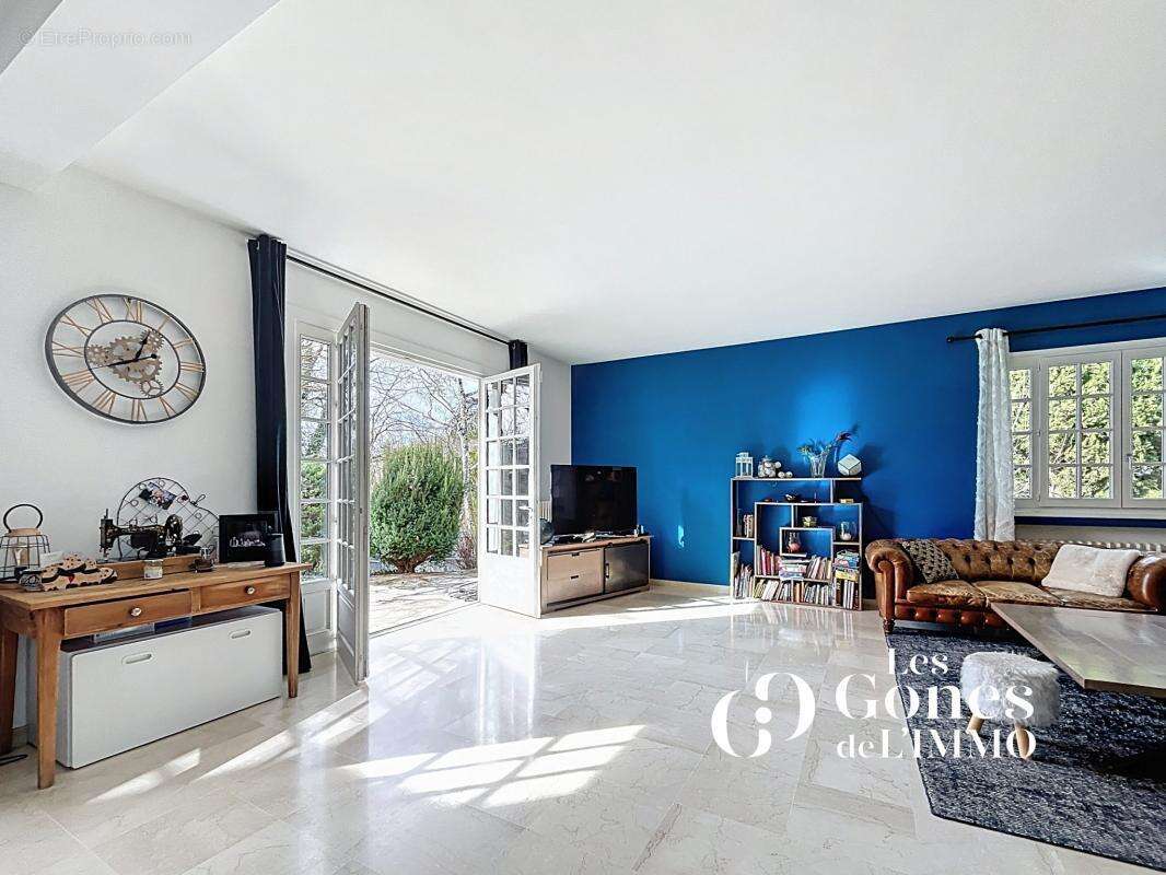 Magnifique propriété de 300m2   Lumière, élégance et art de - photo 5
