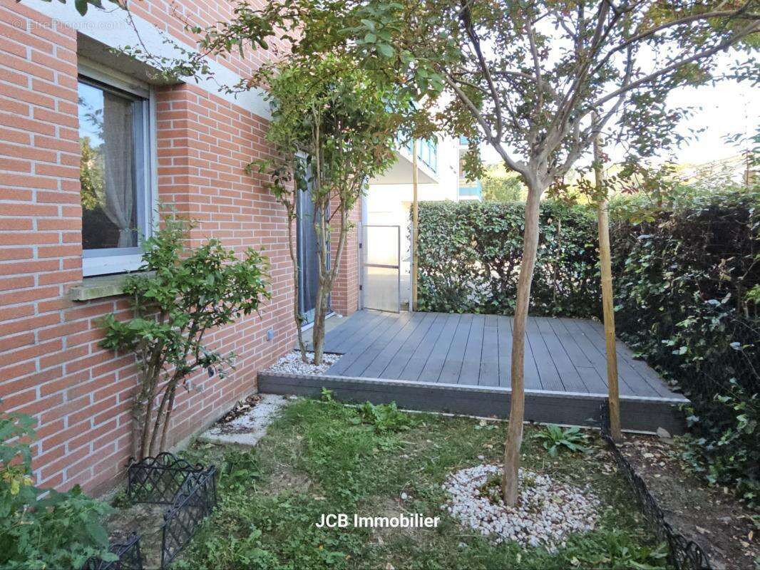 RANGUEIL - T2 MEUBLE avec terrasse, jardin et parking - photo 5