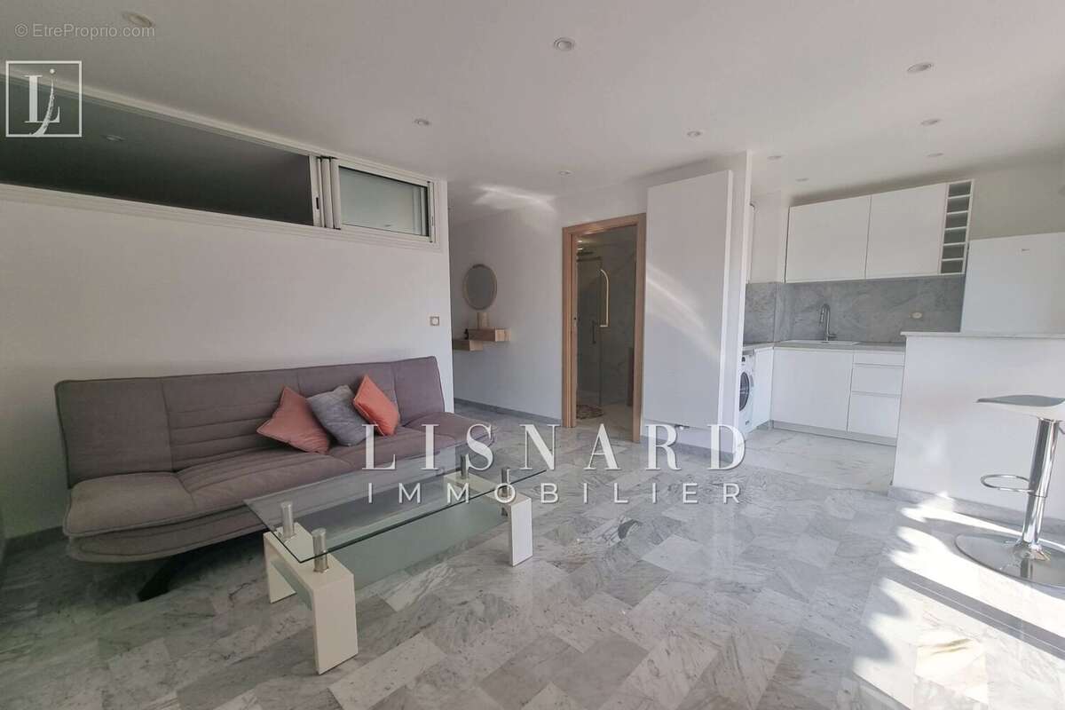 Appartement à VALLAURIS