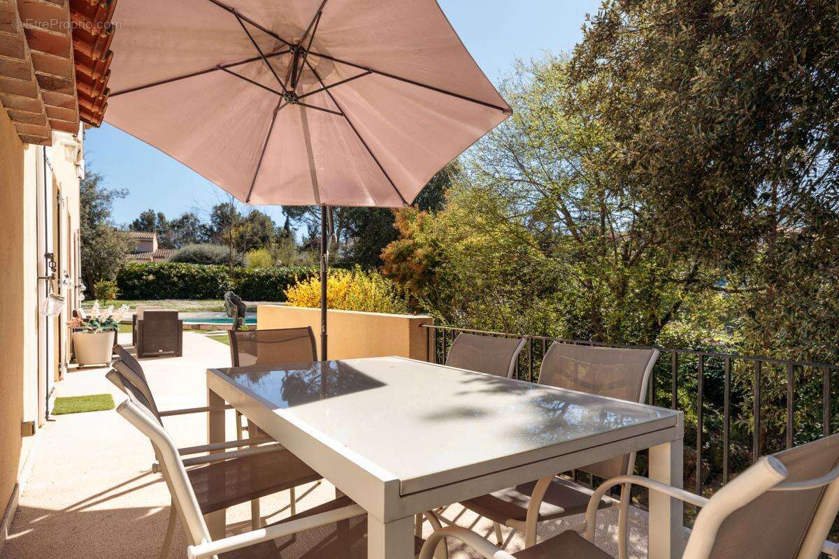 Maison à ROQUEFORT-LES-PINS