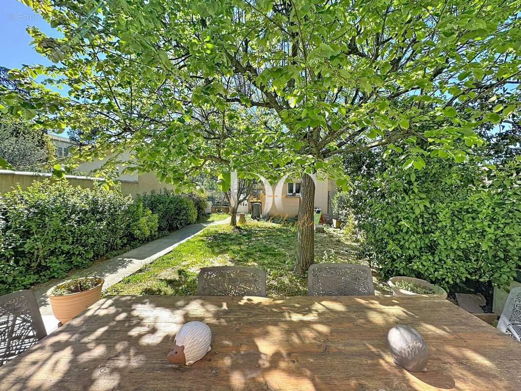 Maison à LES ANGLES