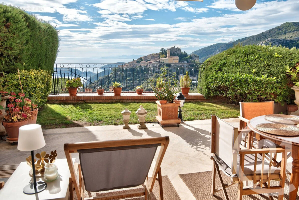 Appartement à EZE
