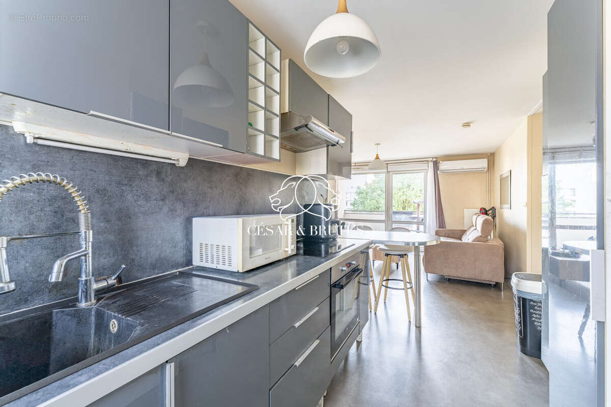 Appartement à LYON-8E