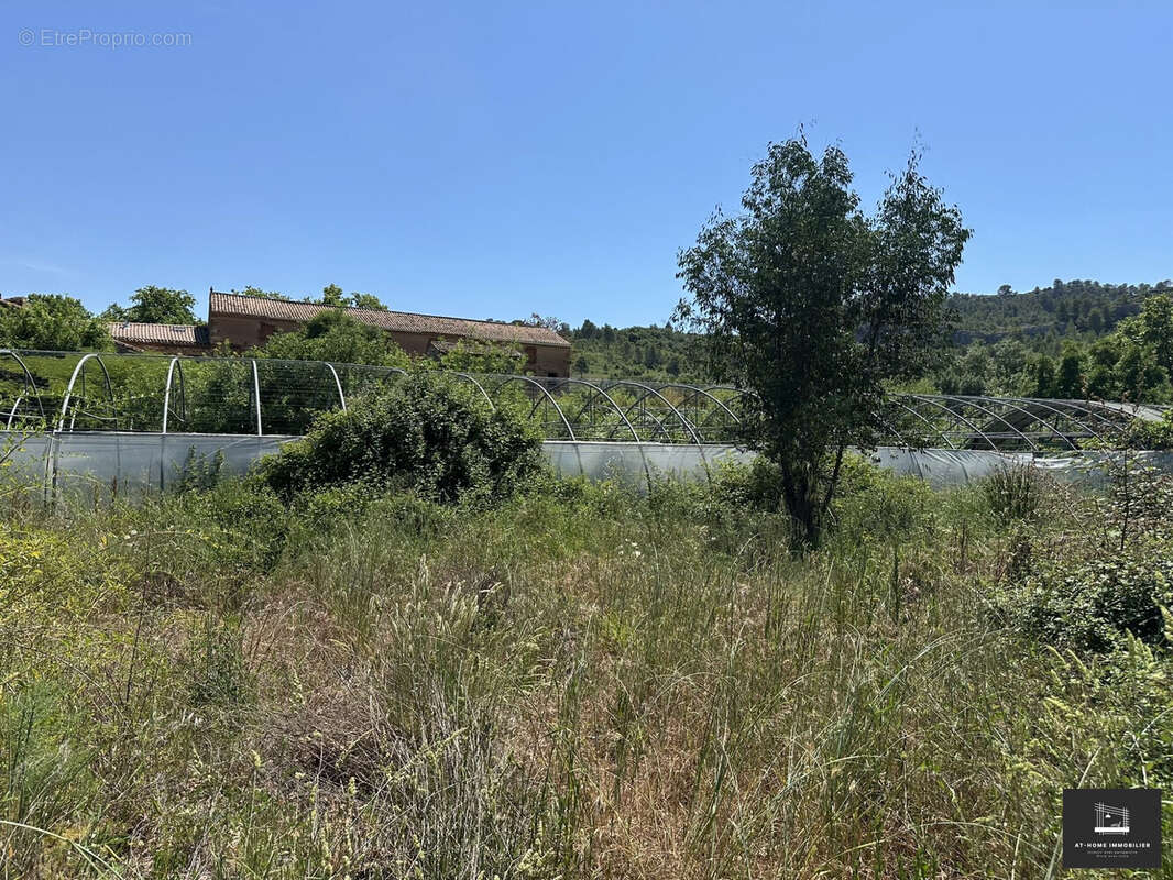 Terrain à SAINT-CHINIAN
