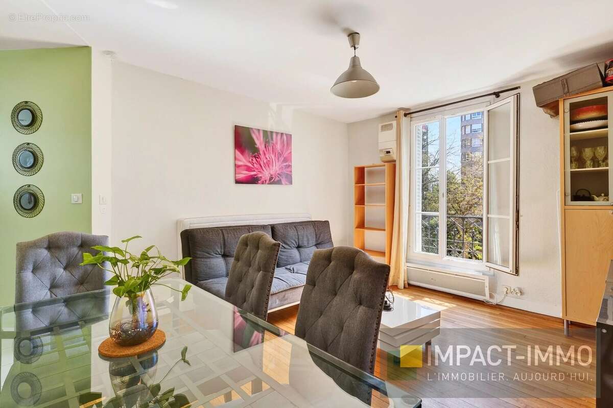 Appartement à COURBEVOIE